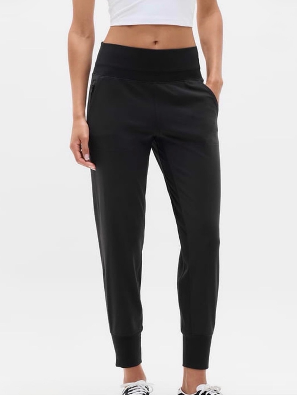 NWT Athleta black Venice joggers, size S